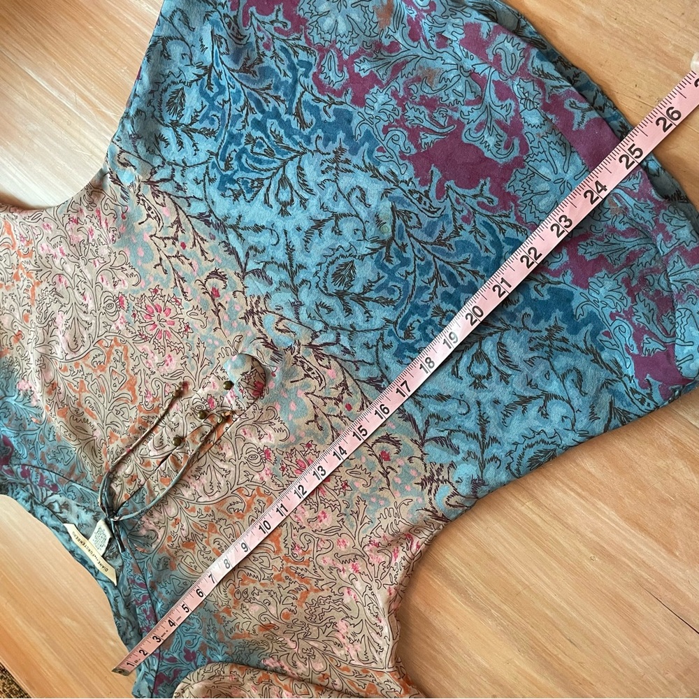 Diane Von Furstenberg Lightweight Silk Print Top! DVF Great condition! Size 4 - Picture 7 of 9